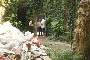 Santiago Sierra, Wall Enclosing a Space, 2003,  Spanish Pavilion, Venice Biennale, Venice. Photo: Javier San Martin. Courtesy Ida Pisani di Prometeo Gallery, Milan.